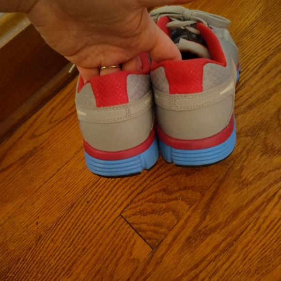 Nike Lt. Gray w/Pink & Blue Details Women's US Size 8.5 - Picture 5 of 9